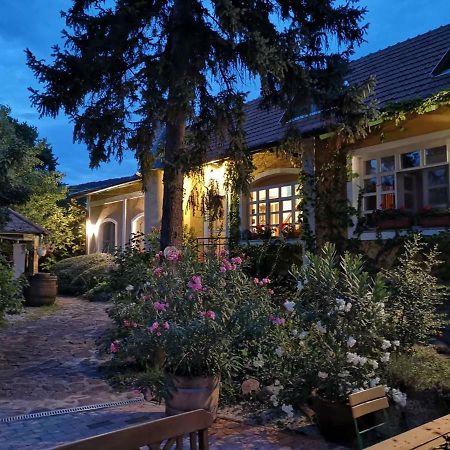 Villa-Magdi Vendeghaz Révfülöp Eksteriør billede